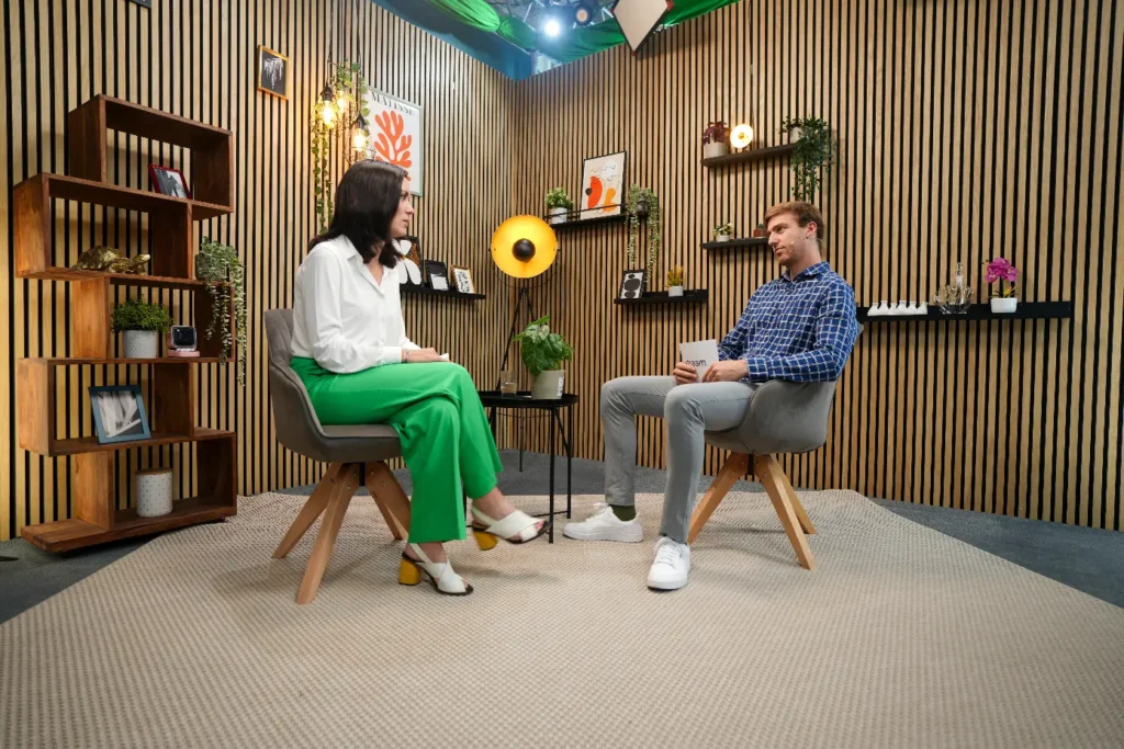 Martina und Jakob in der Livestream-Studio